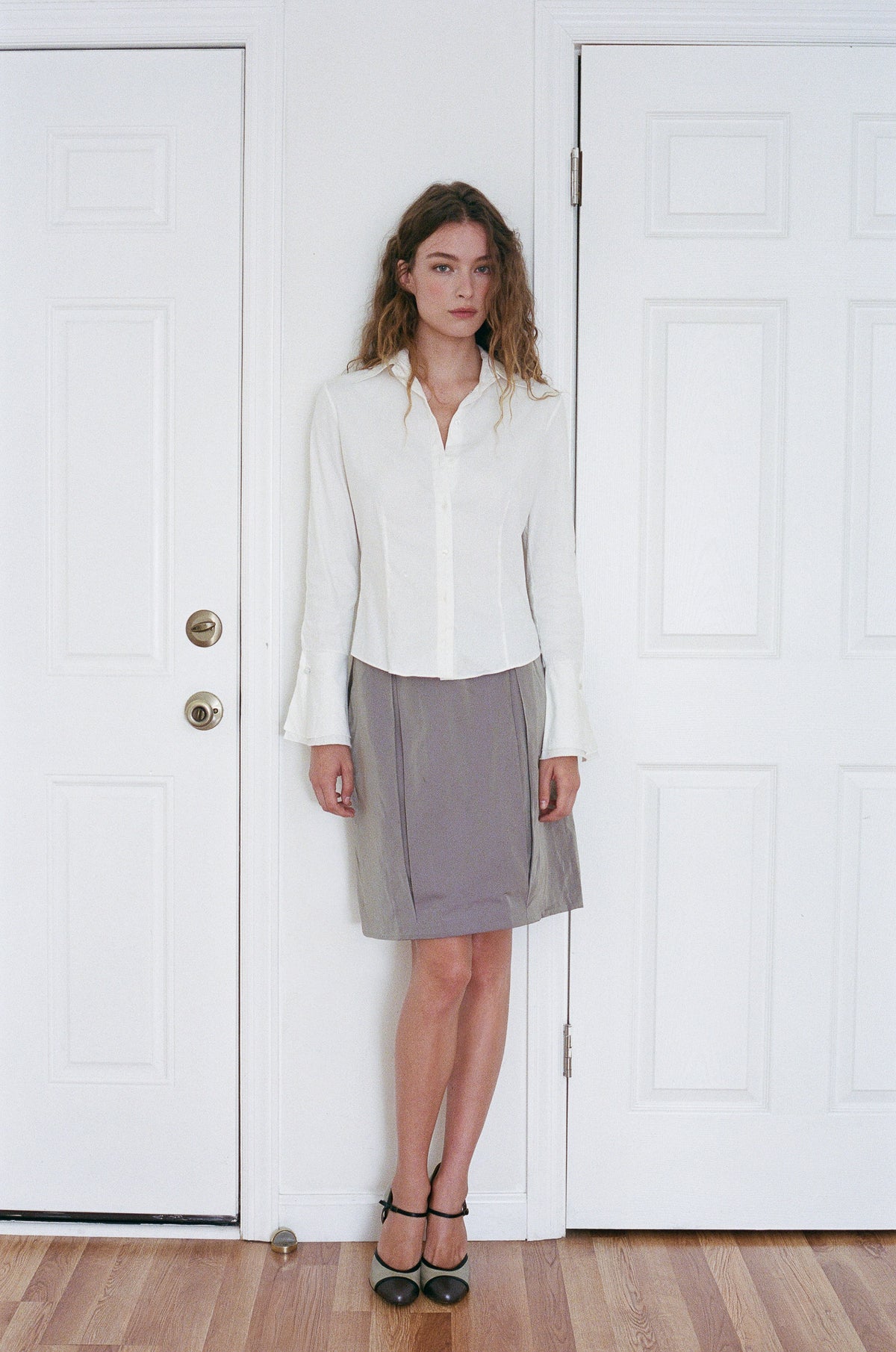 ELIE TAHARI | LONG SLEEVE FLARED TOP