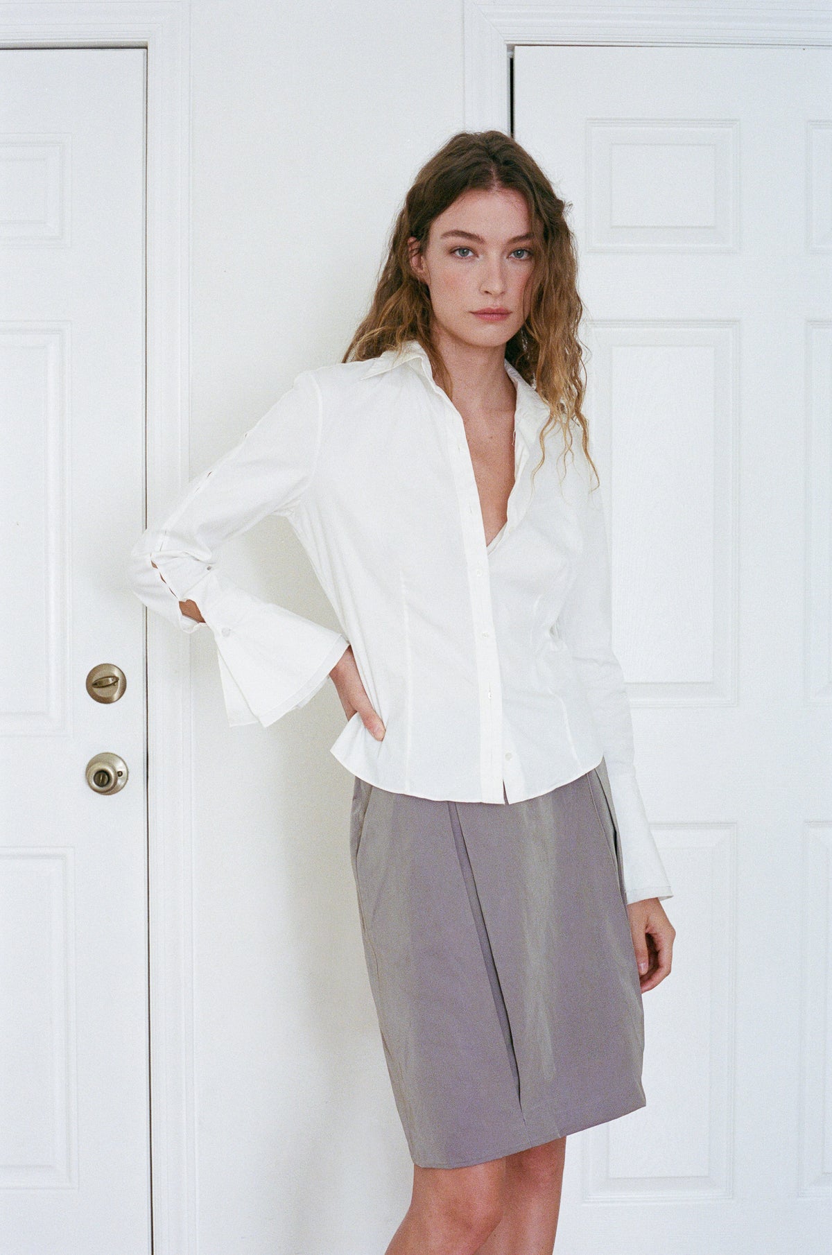 ELIE TAHARI | LONG SLEEVE FLARED TOP