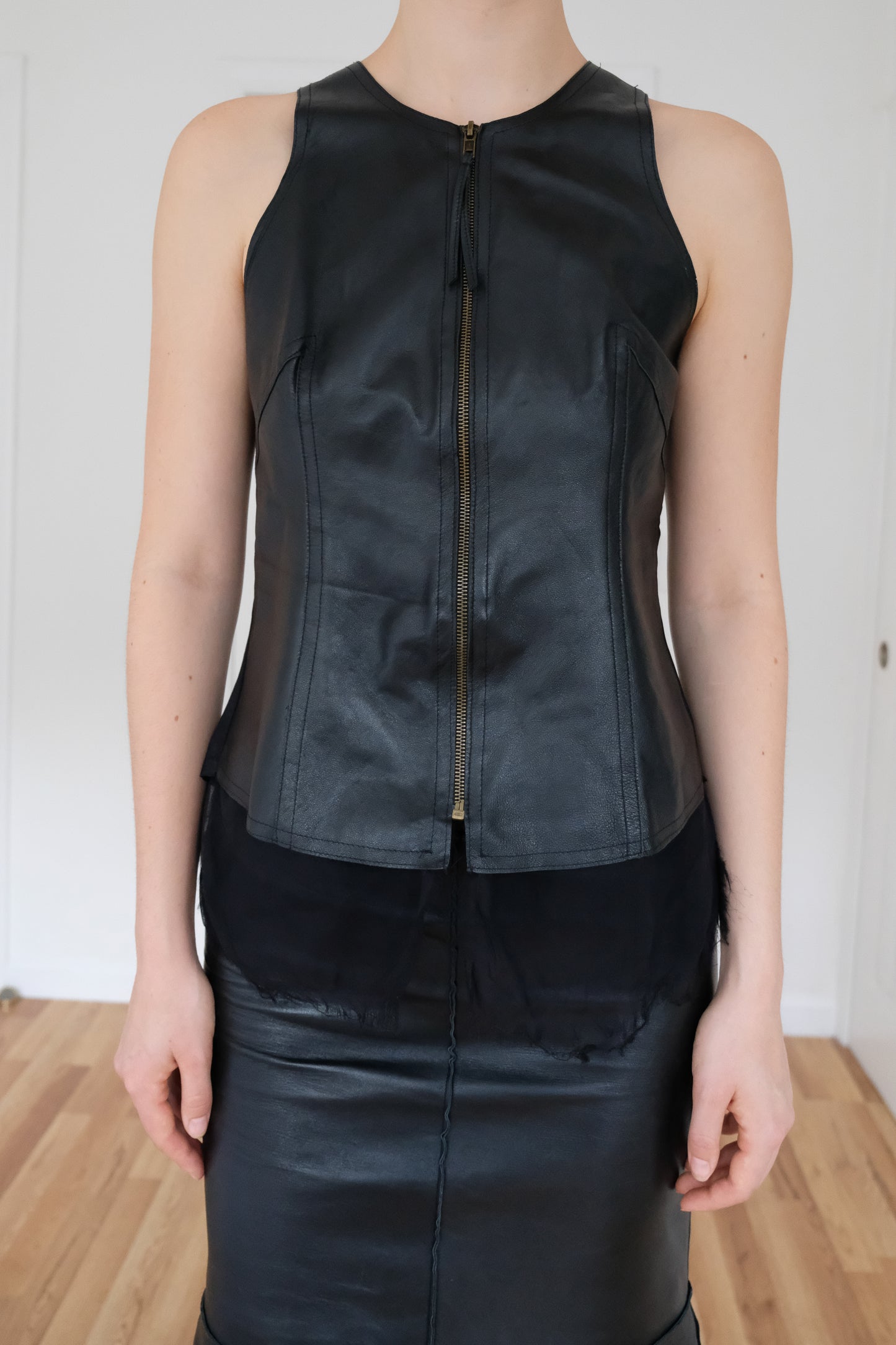 ILLIA | LEATHER SHEER ZIP TOP